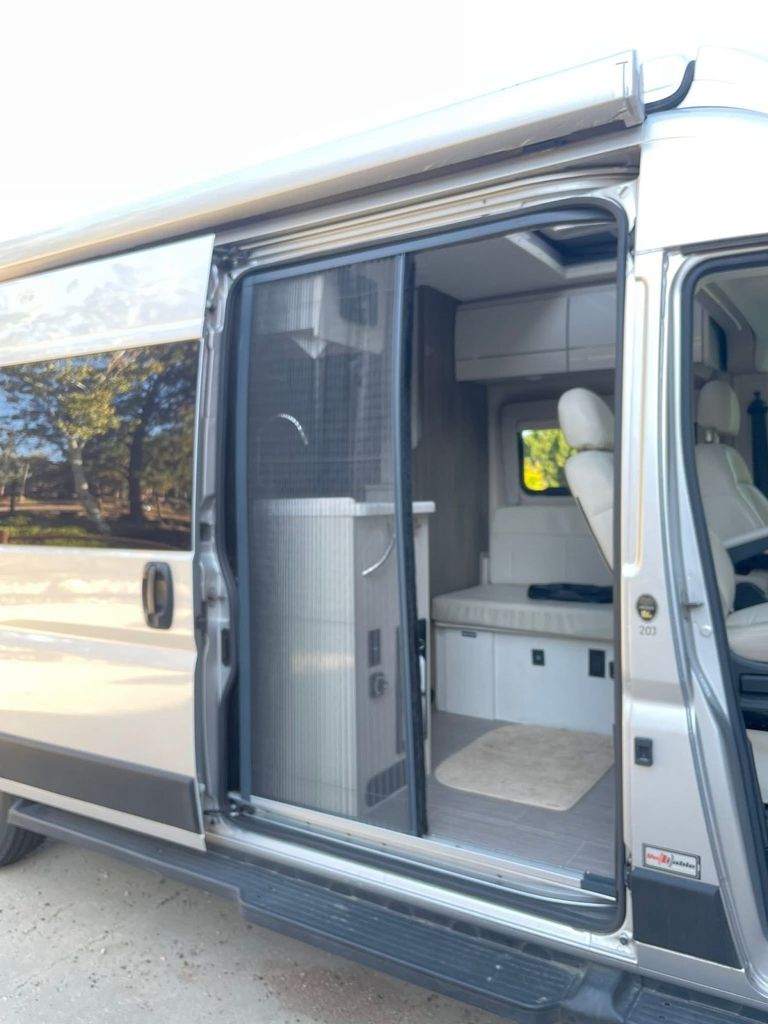 シーブリーズ 2022 Thor Motor Coach Tellaro 20J Roof Top - National Vehicle