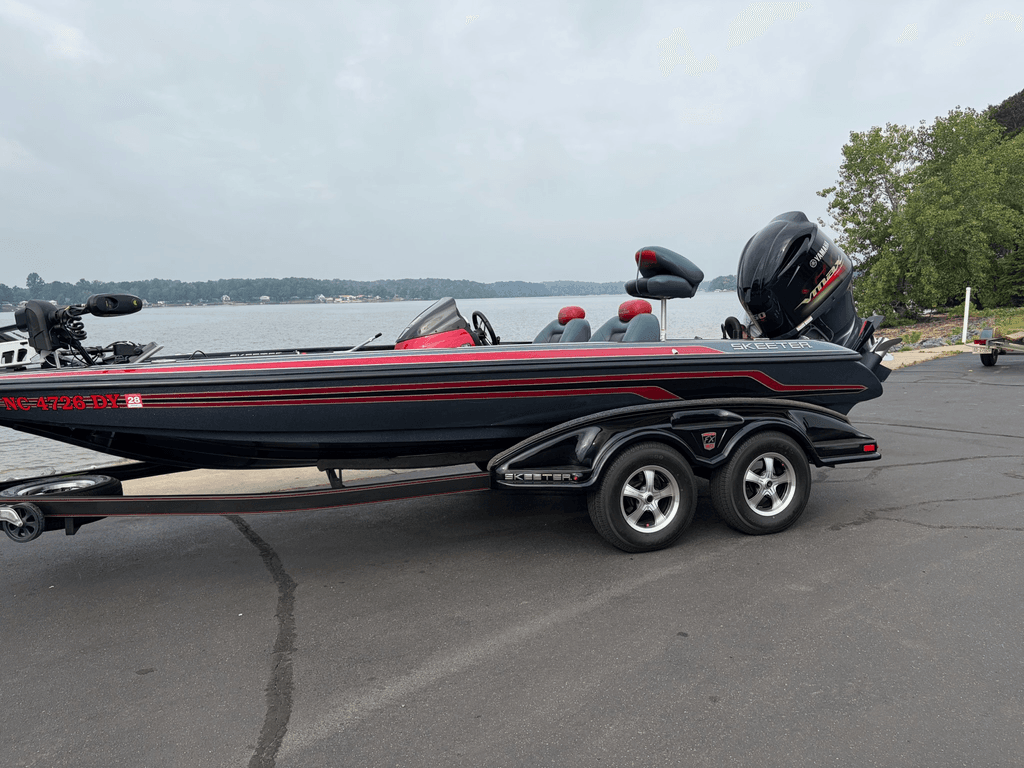 2013 Skeeter FX 20 - National Vehicle