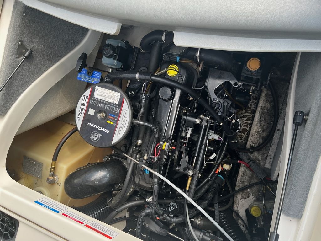 ラズベリーページ 2009 Sea Ray 175 Sport - National Vehicle