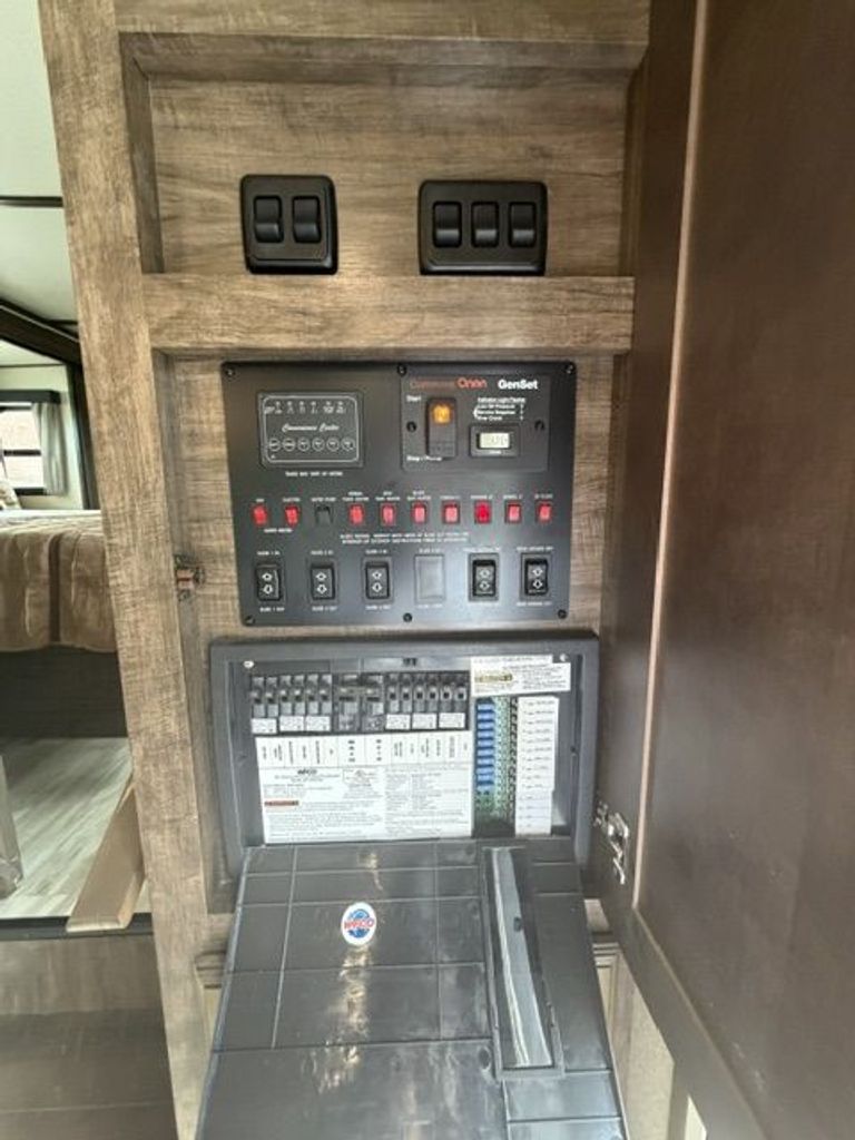 プラチナ808 2019 Grand Design Solitude 373FB - National Vehicle