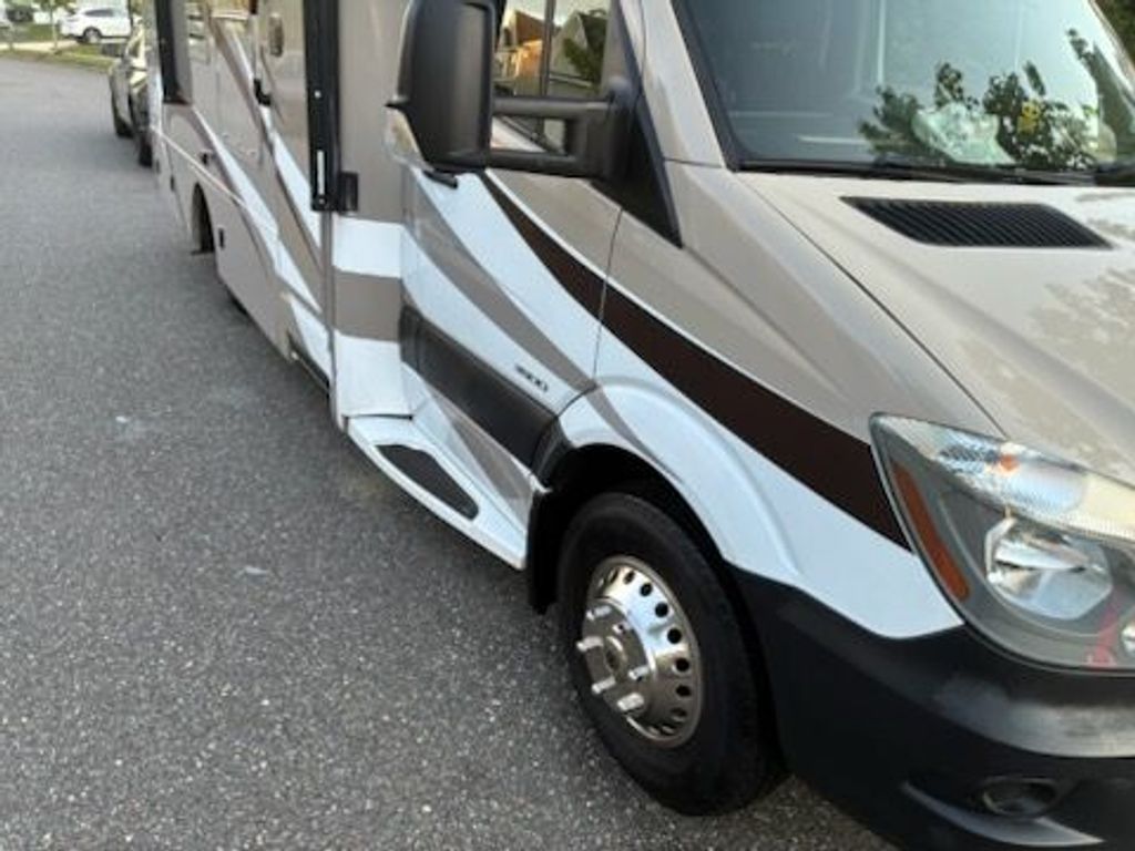 え 2016 Thor Motor Coach Siesta Sprinter 24SR - National Vehicle