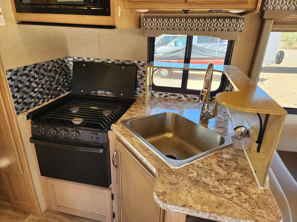 2018 Thor Motor Coach Freedom Elite 26HE - National Vehicle