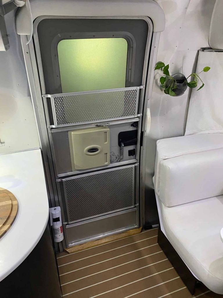 2008 Airstream International Signature CCD 27FB - National Vehicle