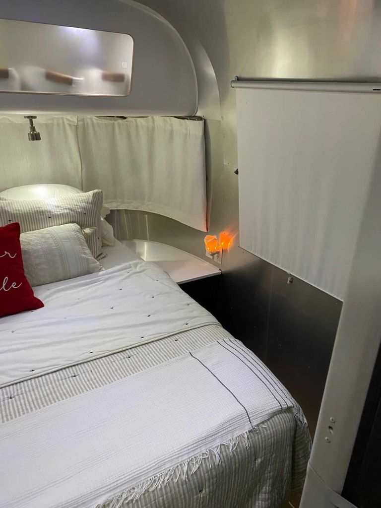 のん 2008 Airstream International Signature CCD 27FB - National Vehicle