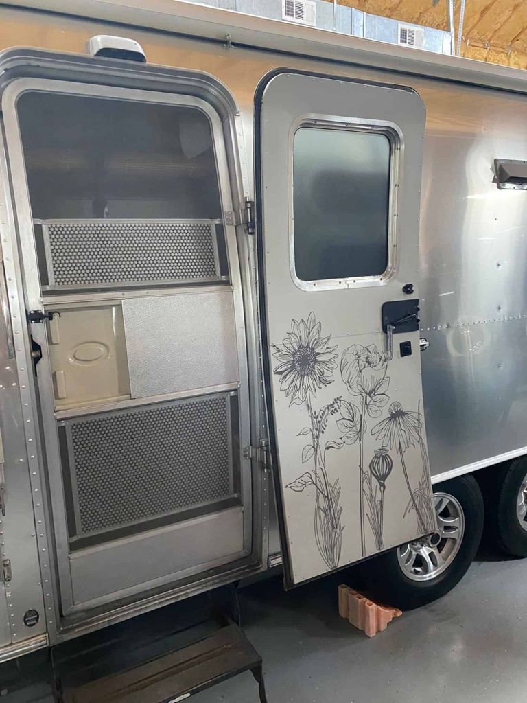 2008 Airstream International Signature CCD 27FB - National Vehicle