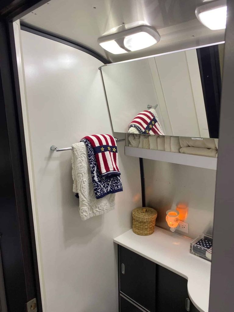 2008 Airstream International Signature CCD 27FB - National Vehicle
