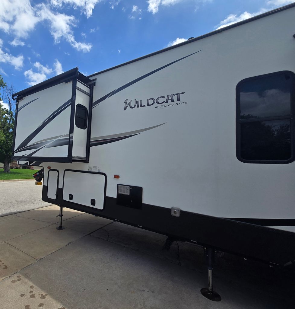 2019 Forest River Wildcat 32WB - National Vehicle