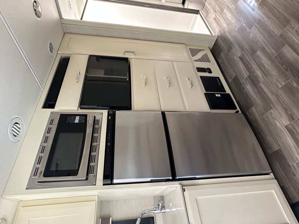 2021 Tiffin Motorhomes Wayfarer 25RW - National Vehicle