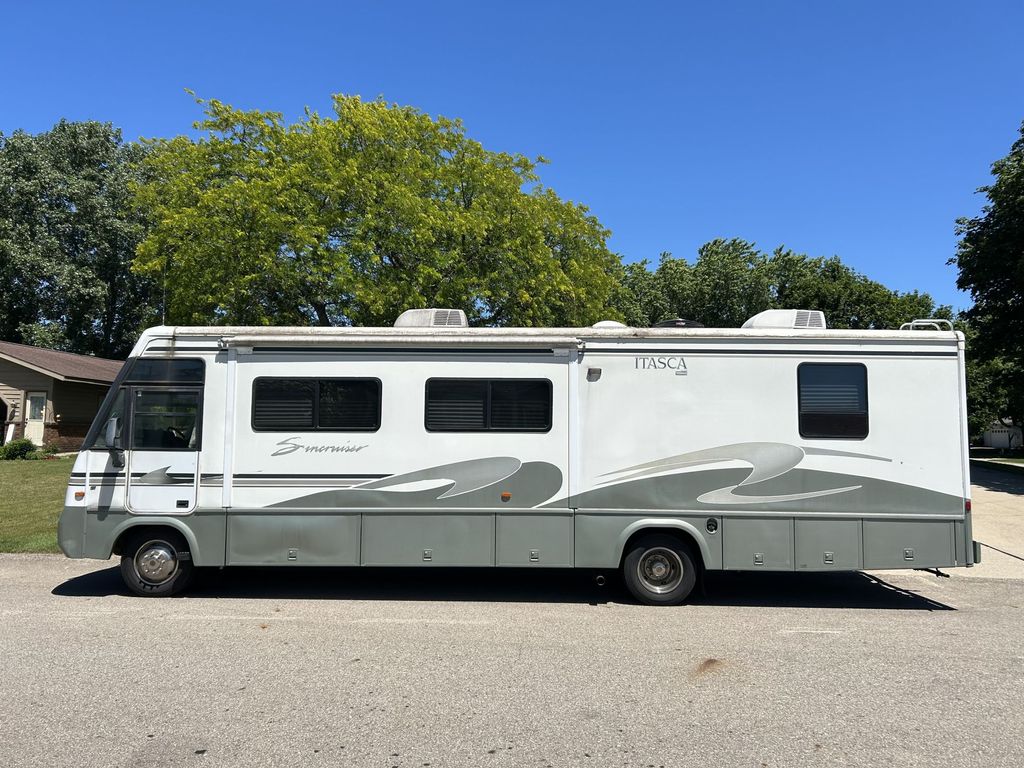 1999 Itasca Suncruiser 35C - National Vehicle