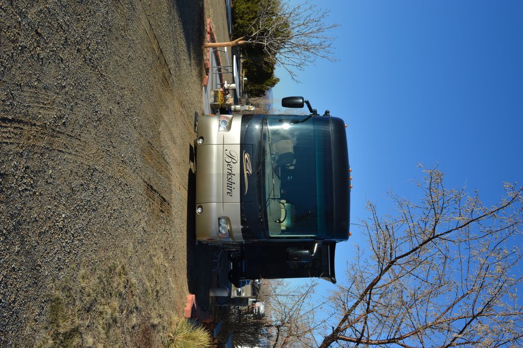 写真 2011 Forest River Berkshire 390QS - National Vehicle