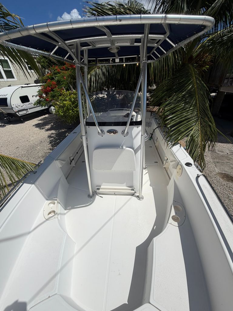 2004 Boston Whaler Outrage 210 - National Vehicle