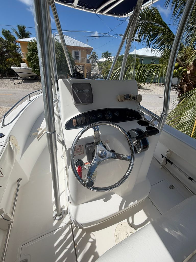 2004 Boston Whaler Outrage 210 - National Vehicle