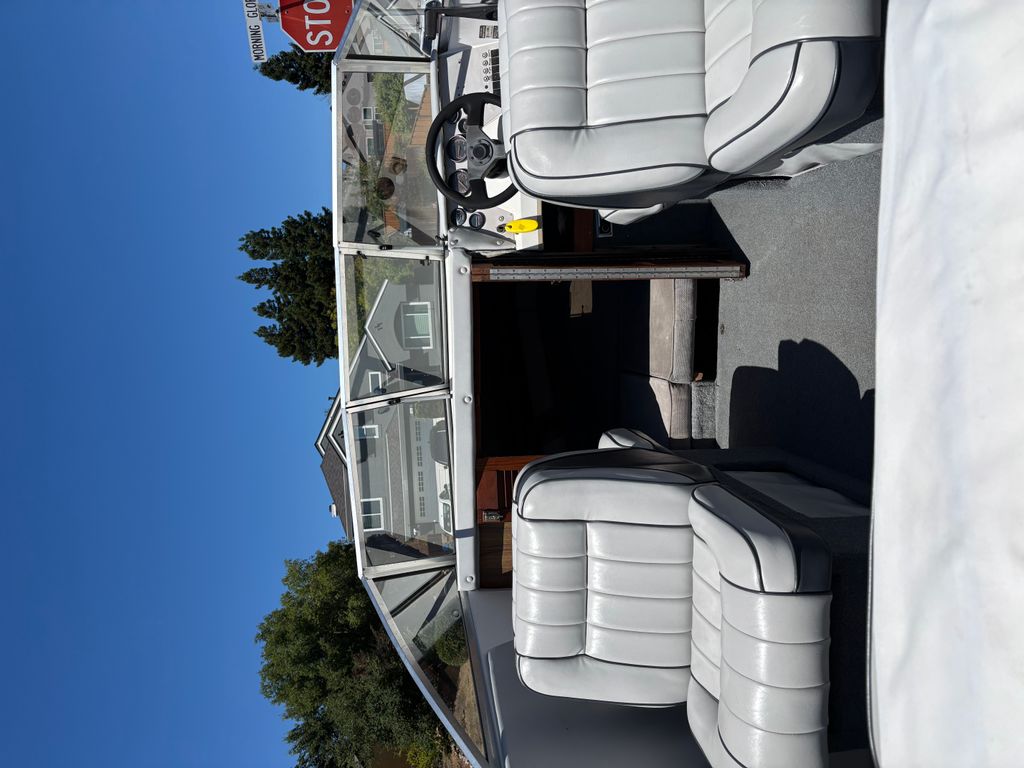 1993 Marlin Cuddy Cabin 18 - National Vehicle