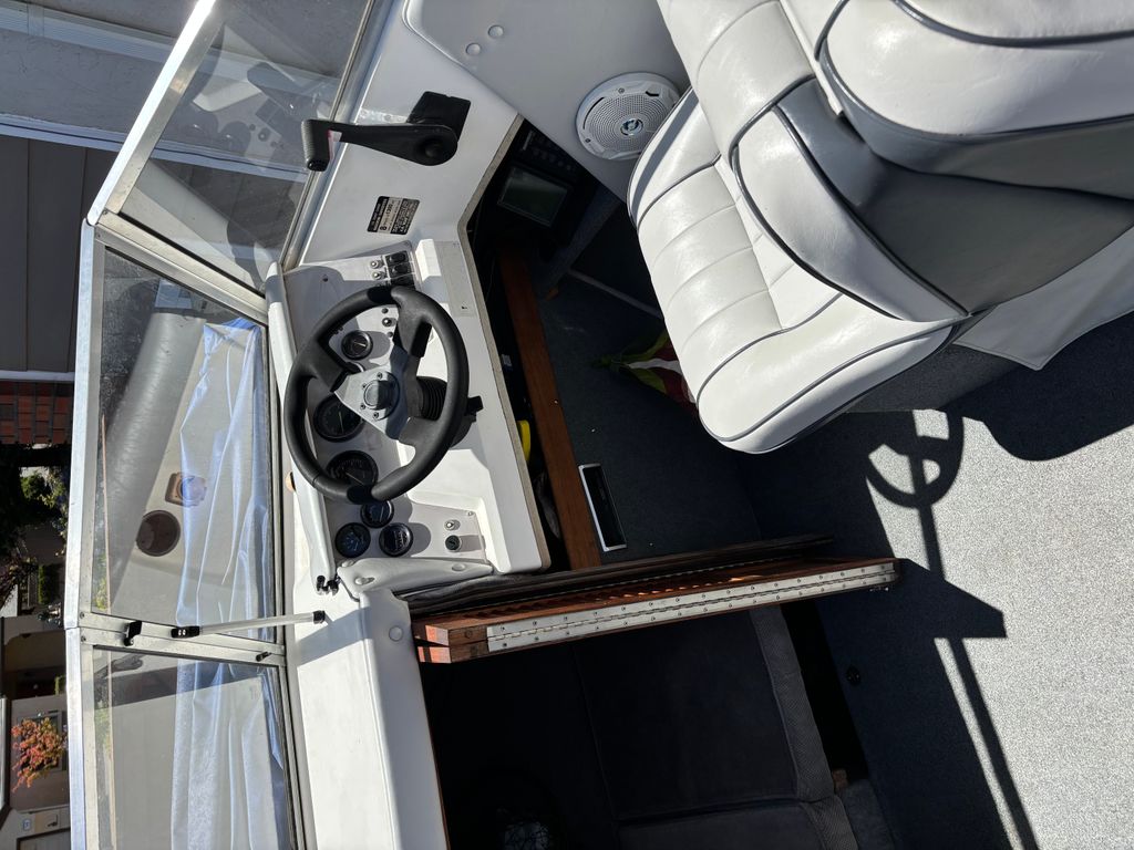 1993 Marlin Cuddy Cabin 18 - National Vehicle