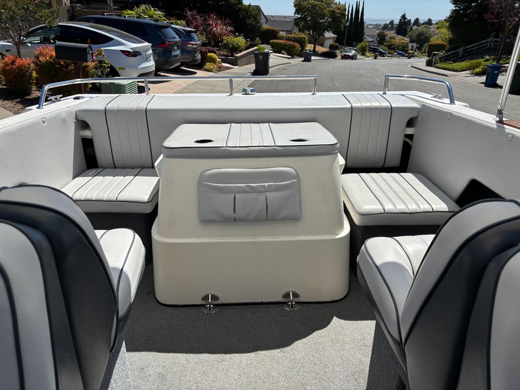 1993 Marlin Cuddy Cabin 18 - National Vehicle