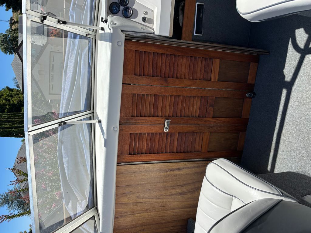 1993 Marlin Cuddy Cabin 18 - National Vehicle