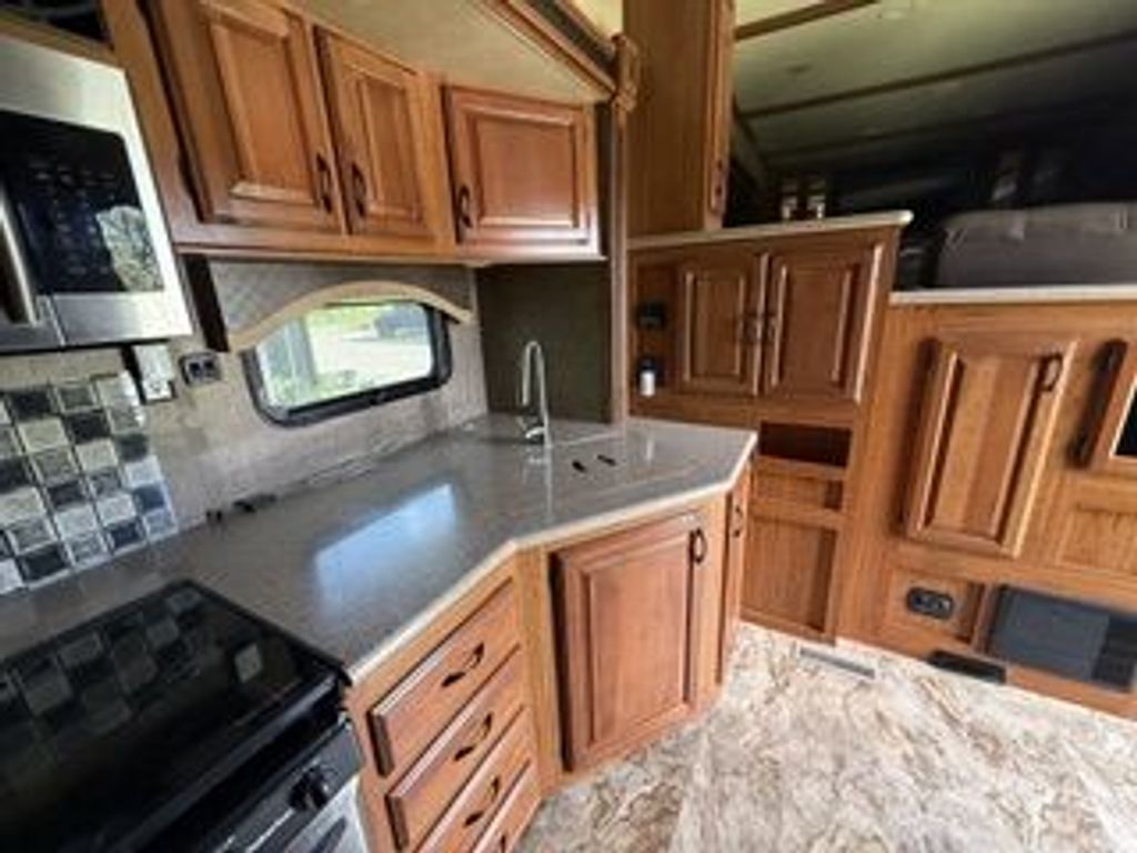 2016 Starcraft Solstice 376FL5 - National Vehicle