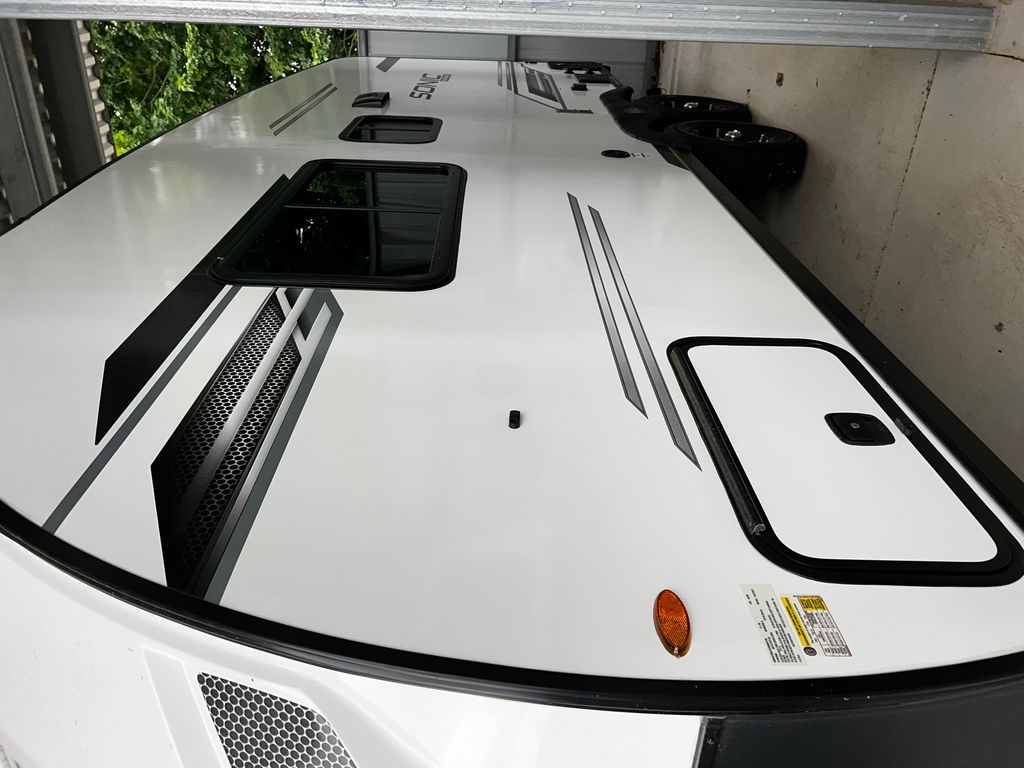 2026 Venture Sonic SN190VRB - National Vehicle