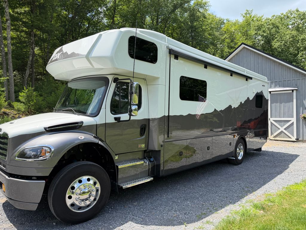 2024 Dynamax DX3 32KD - National Vehicle
