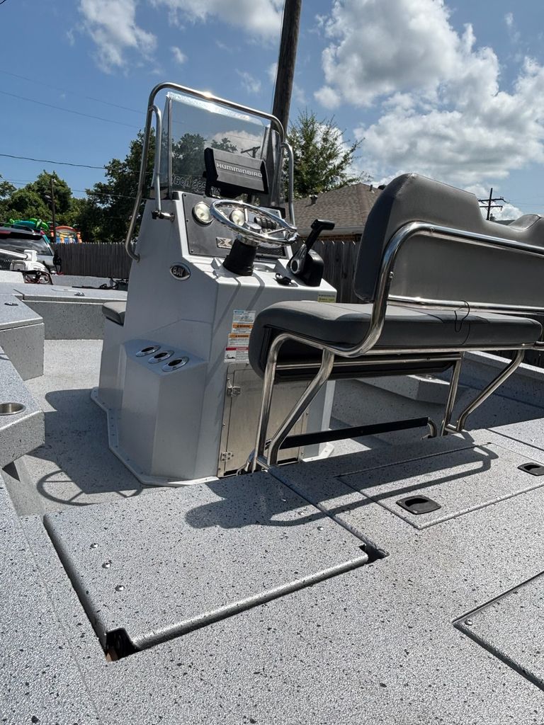 2020 Xpress H22B - National Vehicle