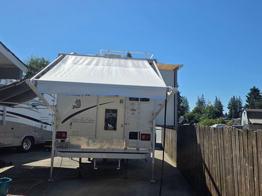2007 Arctic Fox Truck Camper 990 - National Vehicle