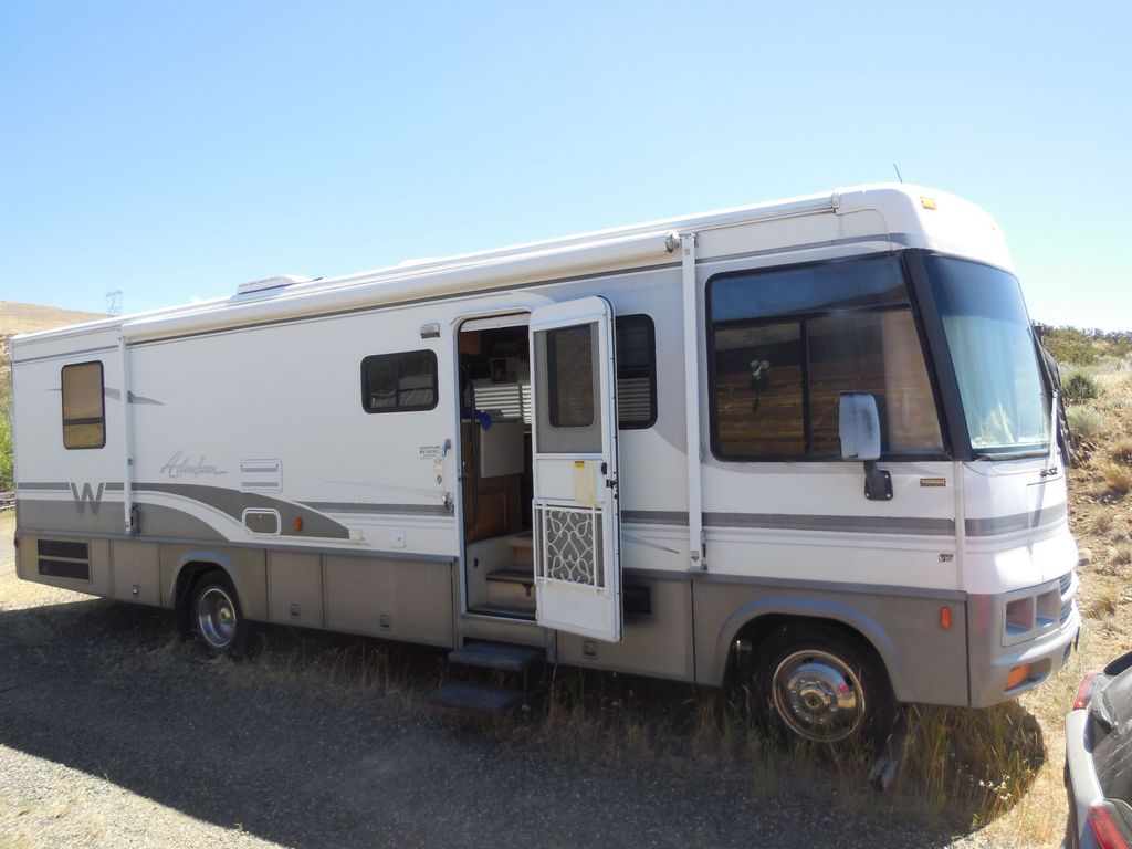 その他 o 2000 Winnebago Adventurer 32V - National Vehicle