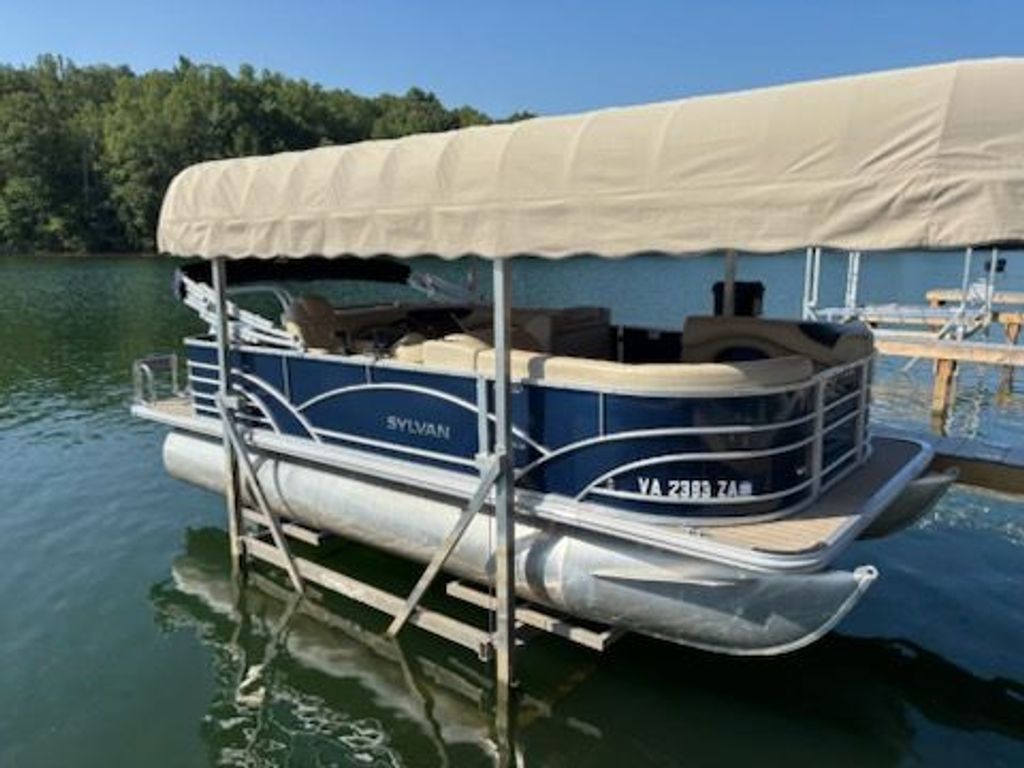 2019 Sylvan 8522 Mirage - National Vehicle