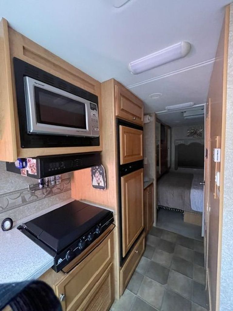 2007 Thor Motor Coach Chateau Citation 26BE - National Vehicle