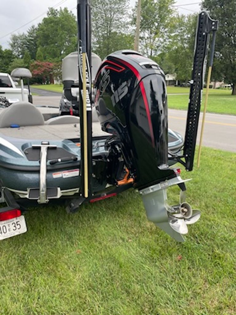 2019 Nitro Z17 - National Vehicle