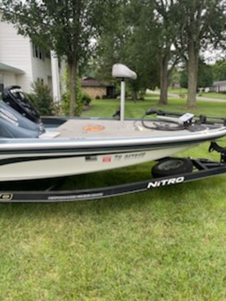 2019 Nitro Z17 - National Vehicle