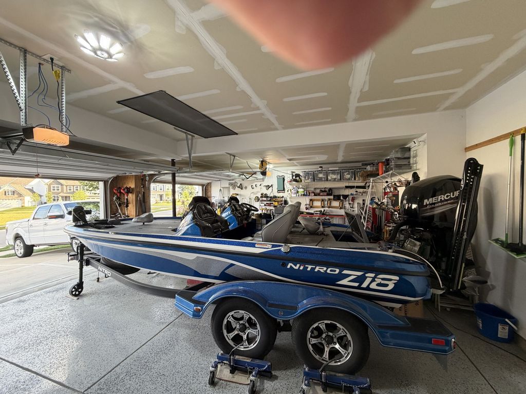 2018 Nitro Z18 - National Vehicle