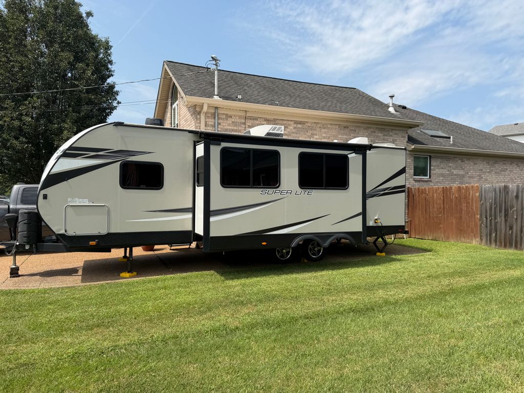 2022 Starcraft Super Lite 261BH - National Vehicle