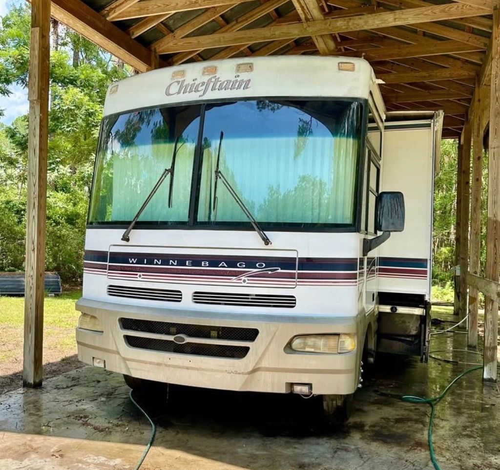 1999 Winnebago Chieftain 35U - National Vehicle