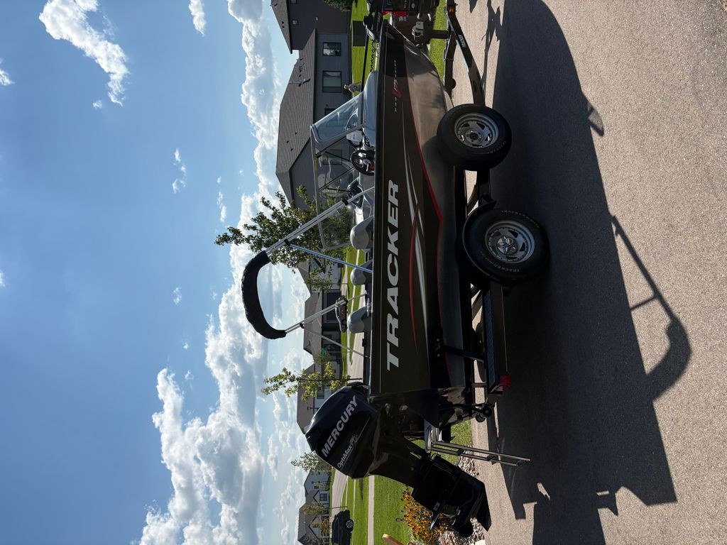 フルさん 2012 Tracker Pro Guide V-175 Combo - National Vehicle