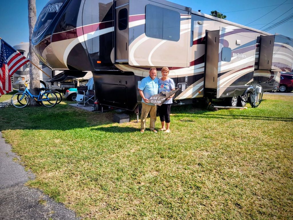 セレクト 2015 Heartland Bighorn 3750FL - National Vehicle
