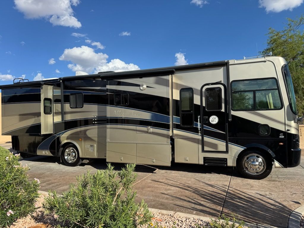 2008 Tiffin Motorhomes Allegro 35TSA - National Vehicle
