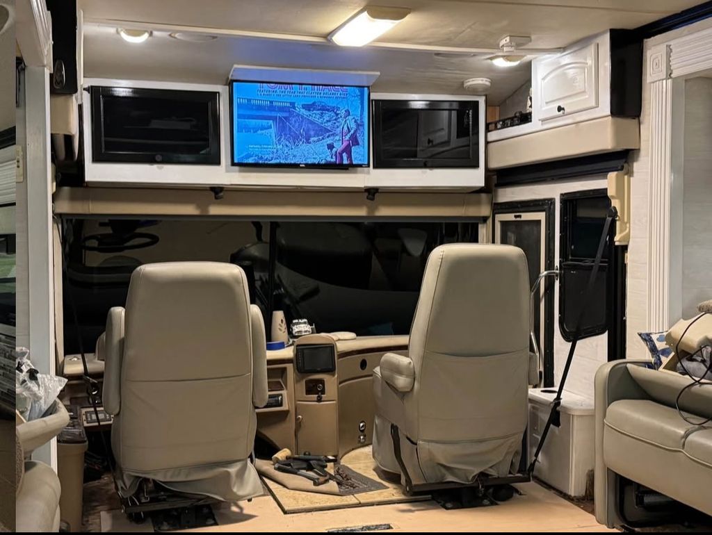2005 Damon Tuscany 3974 - National Vehicle