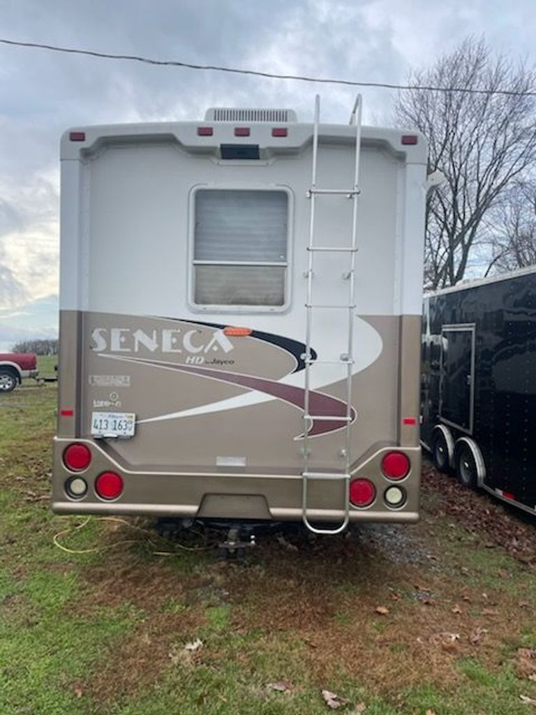 2005 Jayco Seneca HD 34SS - National Vehicle