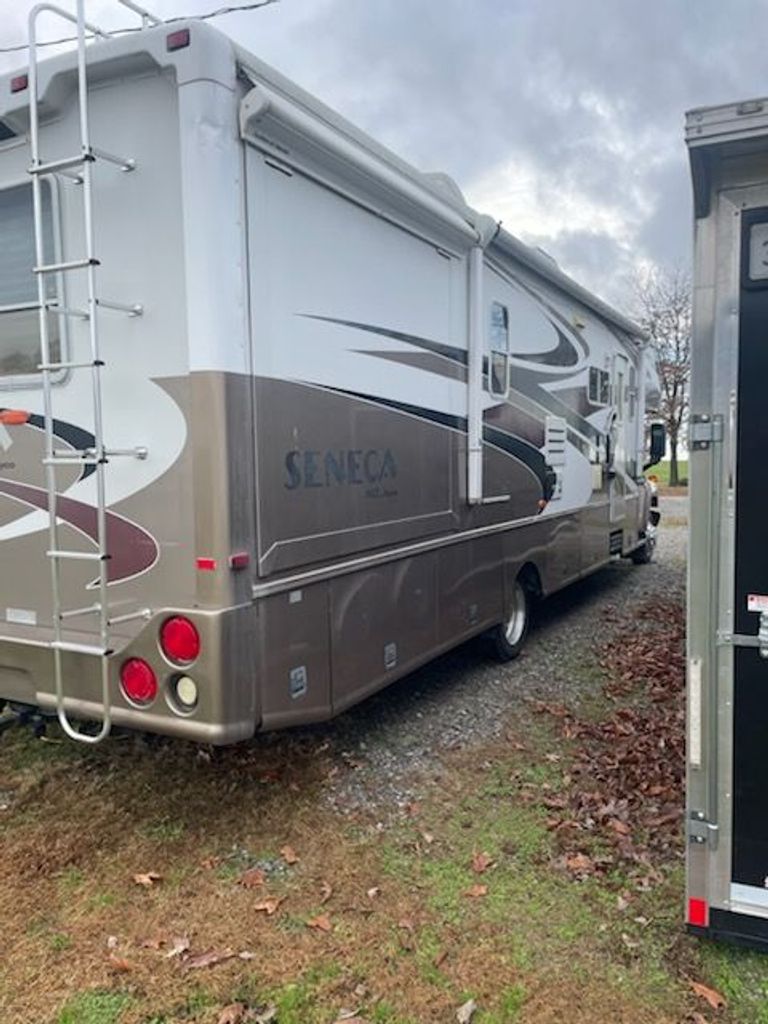 2005 Jayco Seneca HD 34SS - National Vehicle