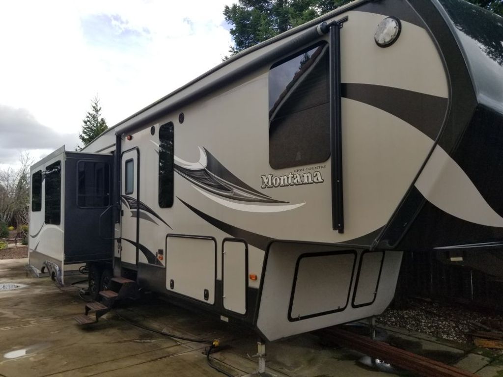 2016 Keystone Montana High Country 352RL - National Vehicle