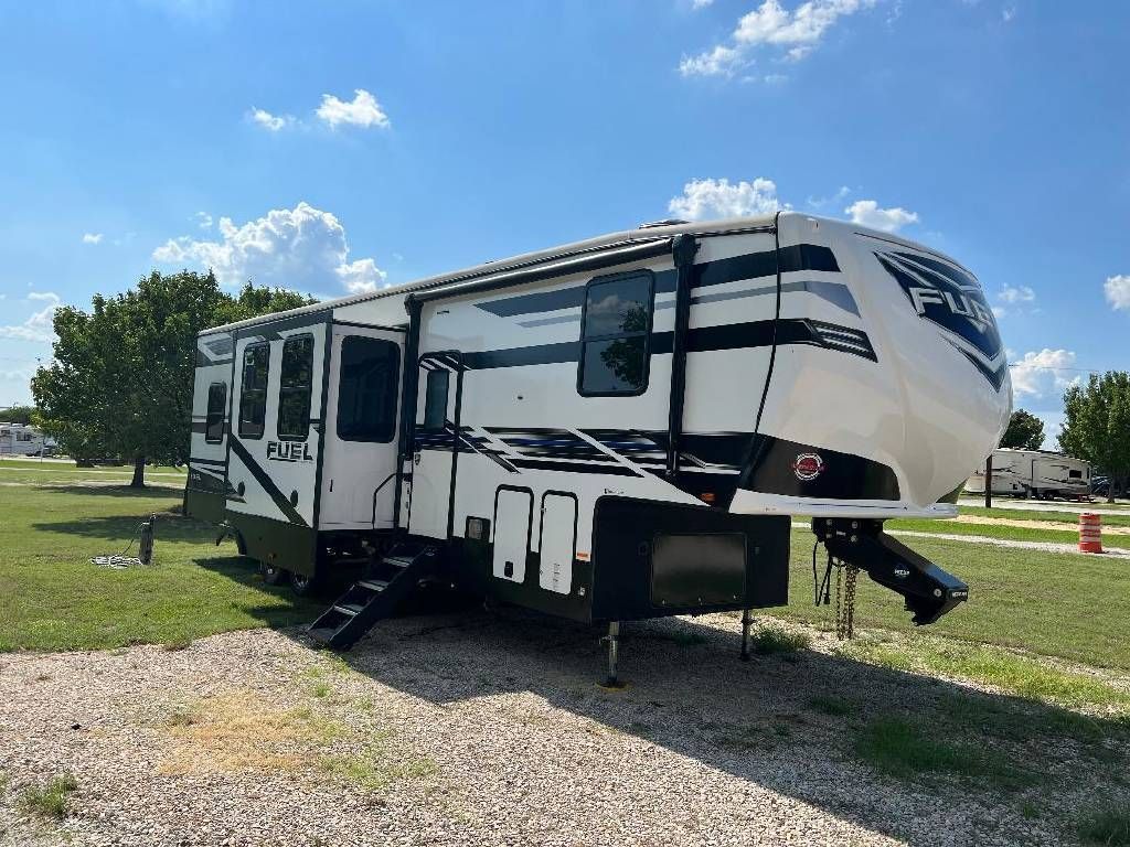 2021 Heartland Fuel 352 - National Vehicle
