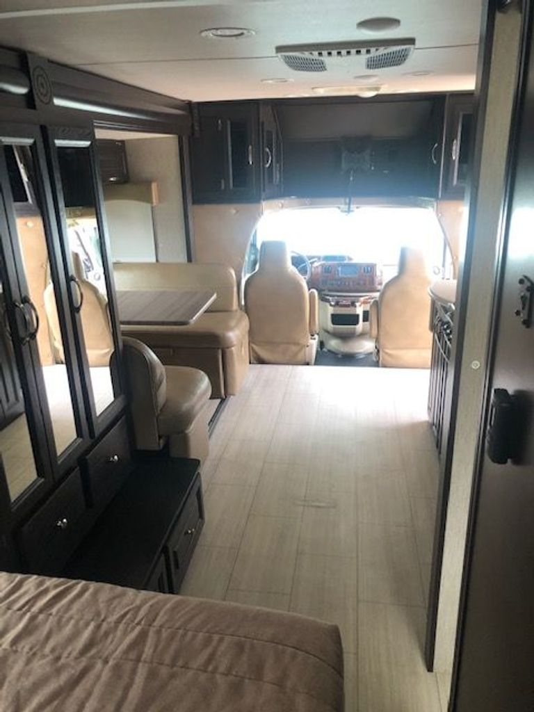 2019 Nexus Viper 25V - National Vehicle