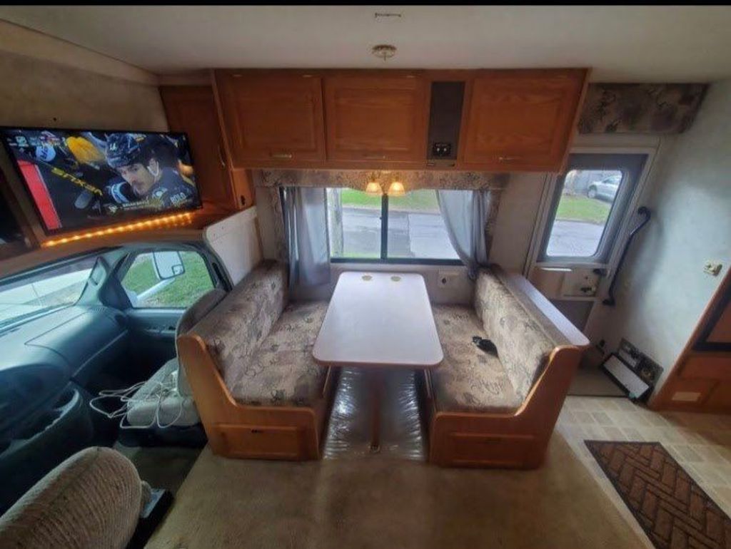 2004 Itasca Spirit 31T National Vehicle
