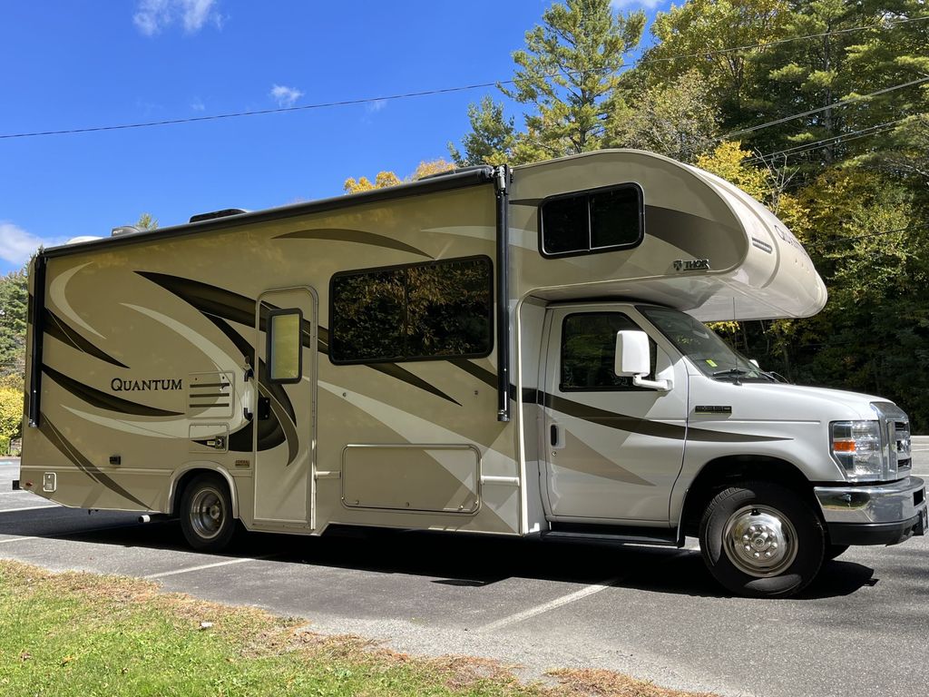 2018 Thor Motor Coach Quantum 26RS - National Vehicle