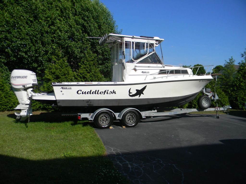 1981 Mako 238 WA - National Vehicle