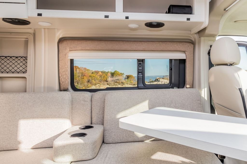 2022 Thor Motor Coach Rize 18M - National Vehicle