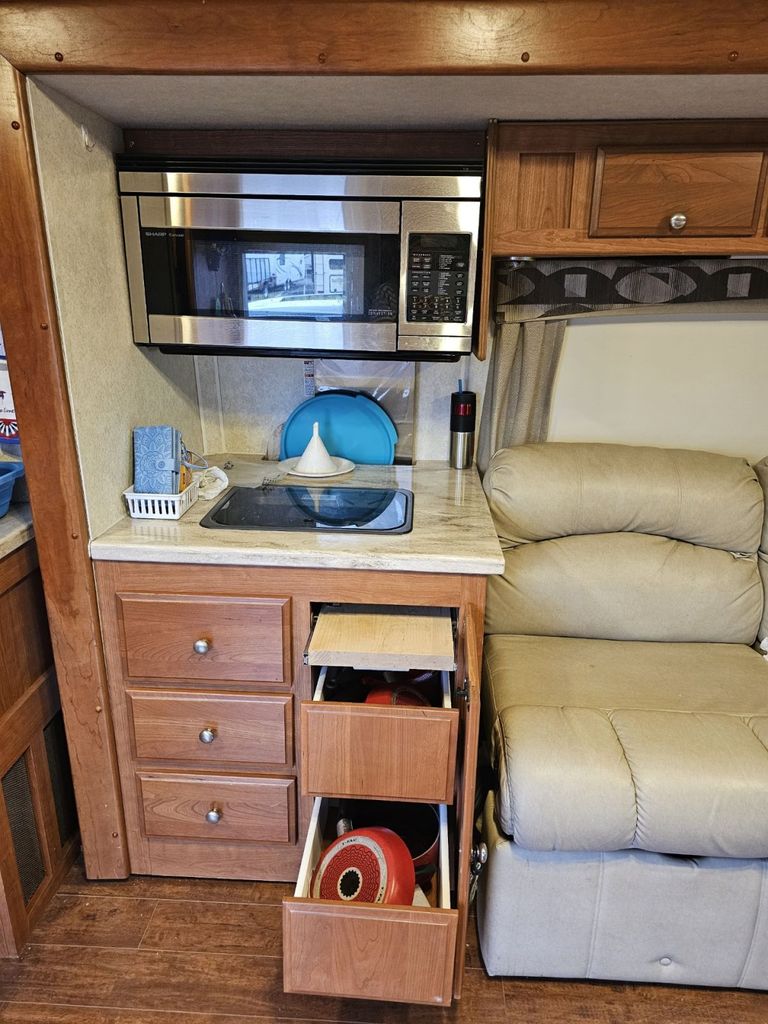 2017 Phoenix Cruiser Motorhome 2910T - National Vehicle