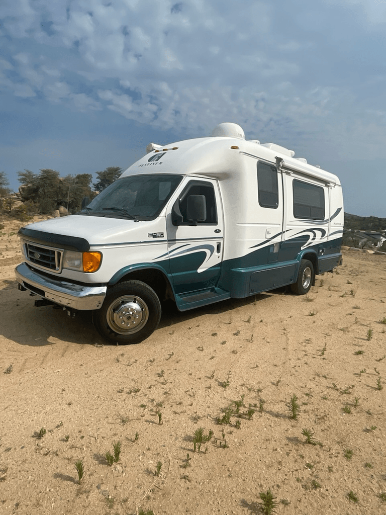 2003 Coach House Platinum 232-XL - National Vehicle