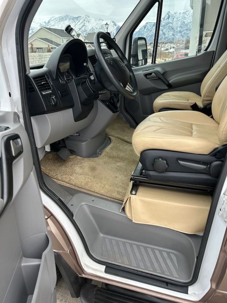 2015 Coach House Platinum II 241XL National Vehicle