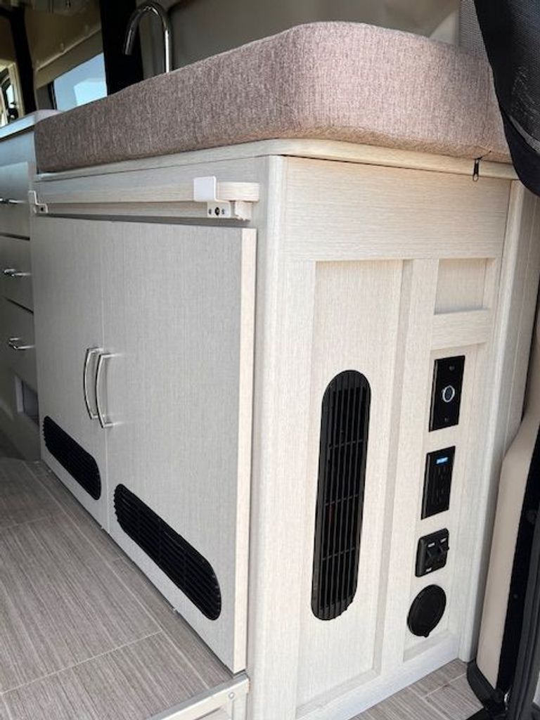2022 Thor Motor Coach Rize 18A Pop Top - National Vehicle